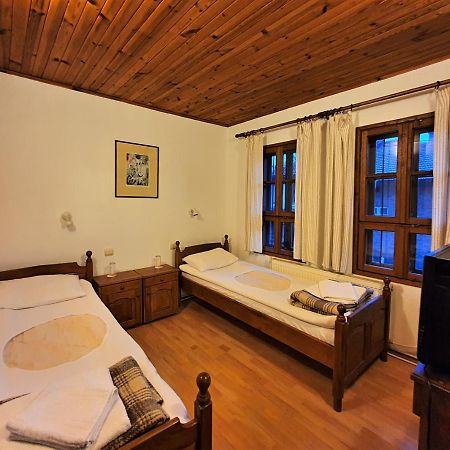 Yakovtsi Inn Buitenkant foto