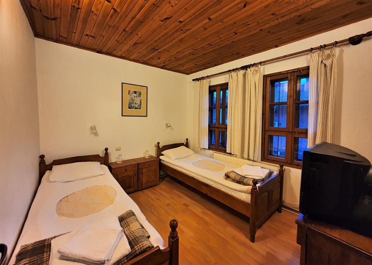 Yakovtsi Inn Buitenkant foto