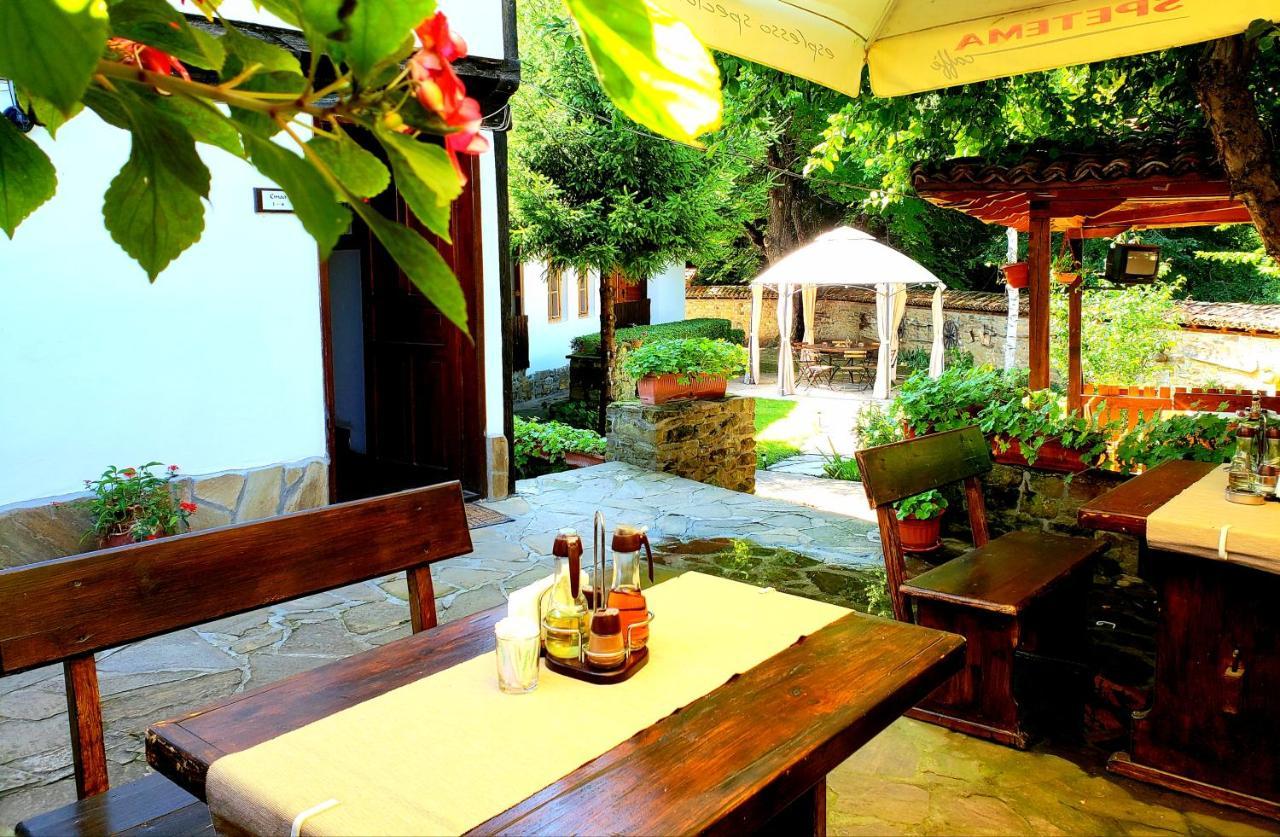 Yakovtsi Inn Buitenkant foto