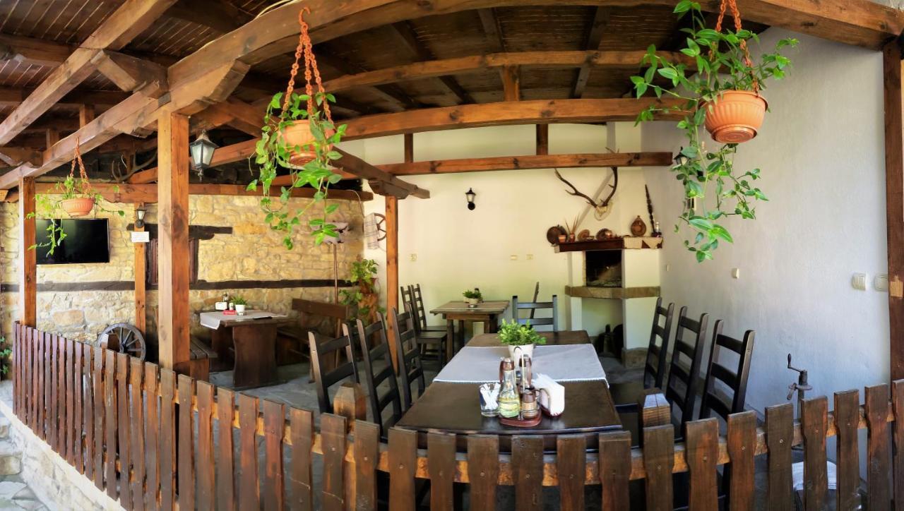 Yakovtsi Inn Buitenkant foto