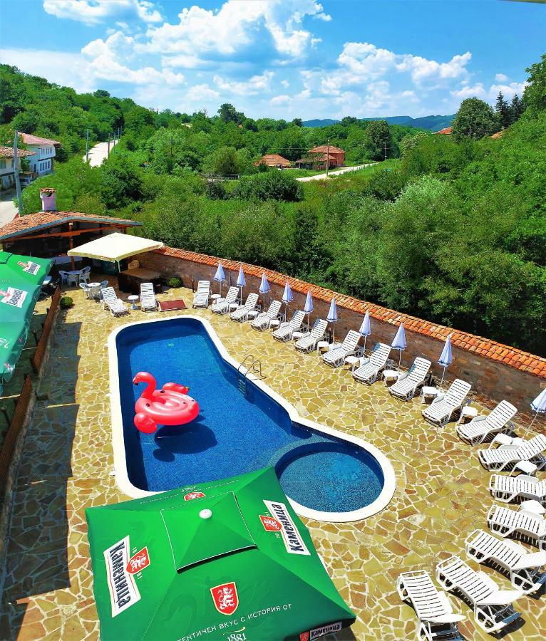 Yakovtsi Inn Buitenkant foto