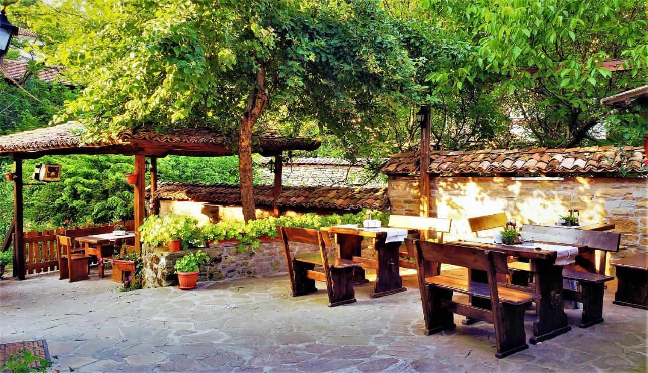 Yakovtsi Inn Buitenkant foto